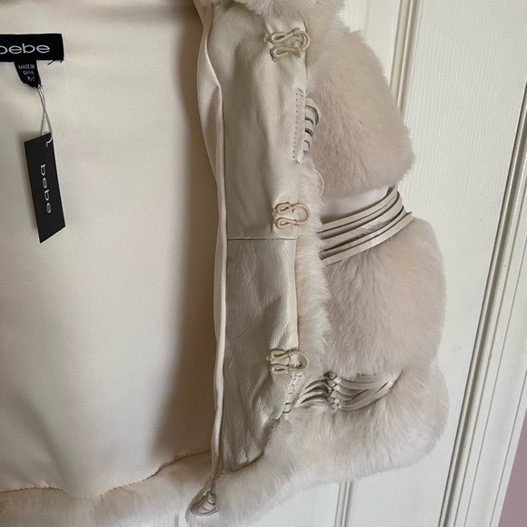 Bebe Bone Faux Fur Caplet w/ Leather Trim. Small - Picture 11 of 11